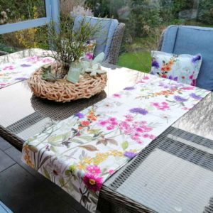 Tischläufer Blumenwiese für Balkontisch aus beschichteter Baumwolle